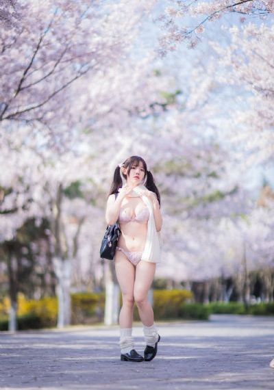 秋霞在线精品视频_高清完整视频观看