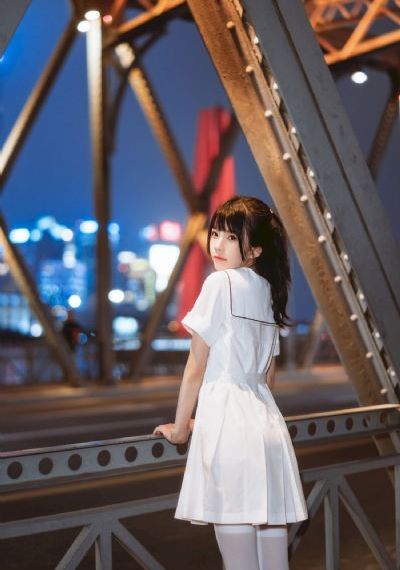 五月天婷婷爱_BD英语BD在线观看