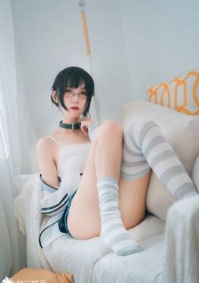 国产精品久久久久精品日日小说_BD国语免费播放