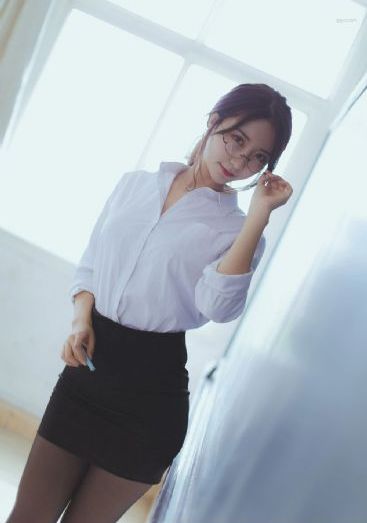 欧美小阿姨vlog_720高清完整版