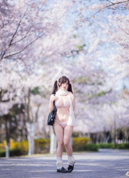 欧美搞怪男头_HD超清在线观看